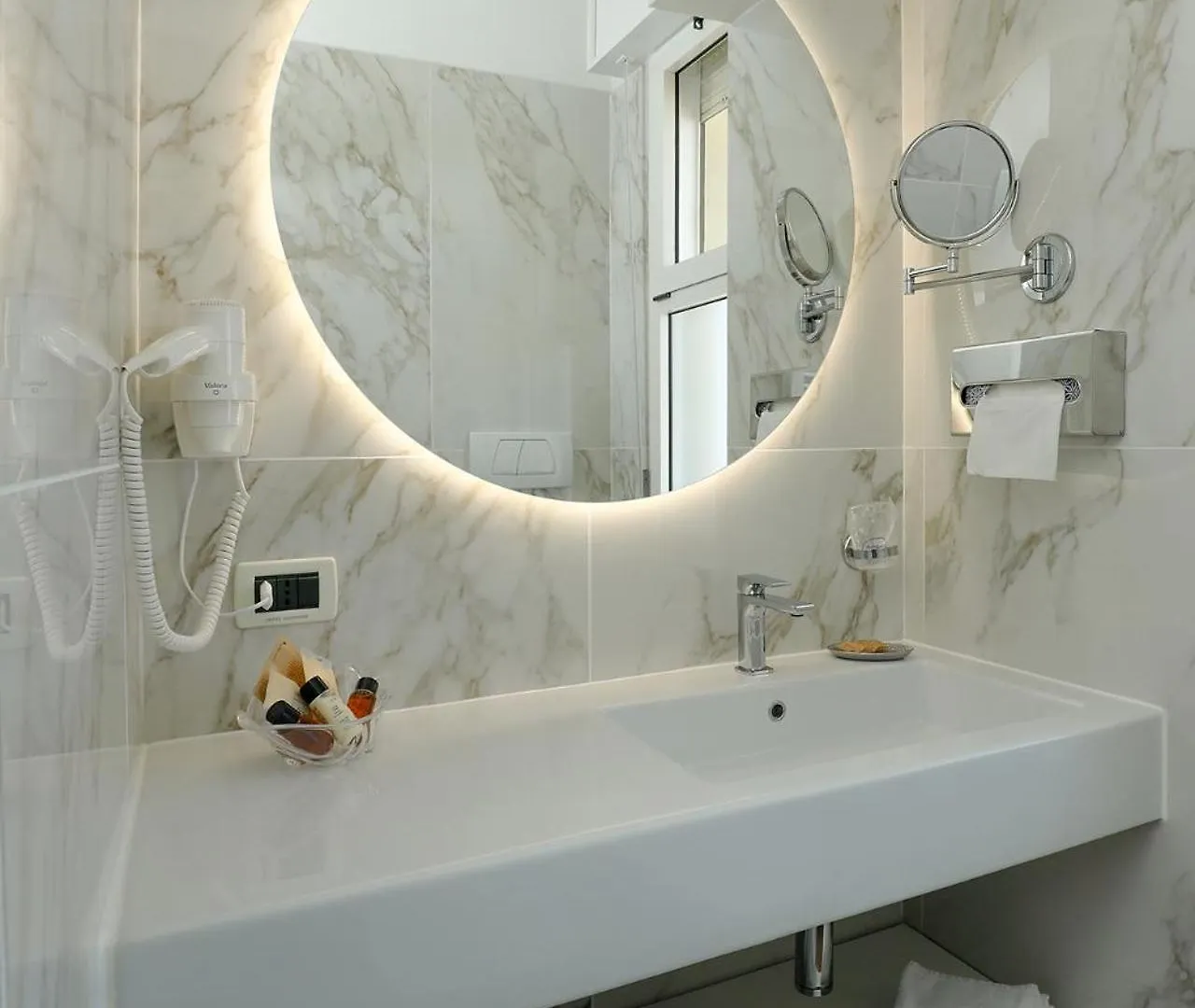 Hotel Alexander Milano Marittima Italien