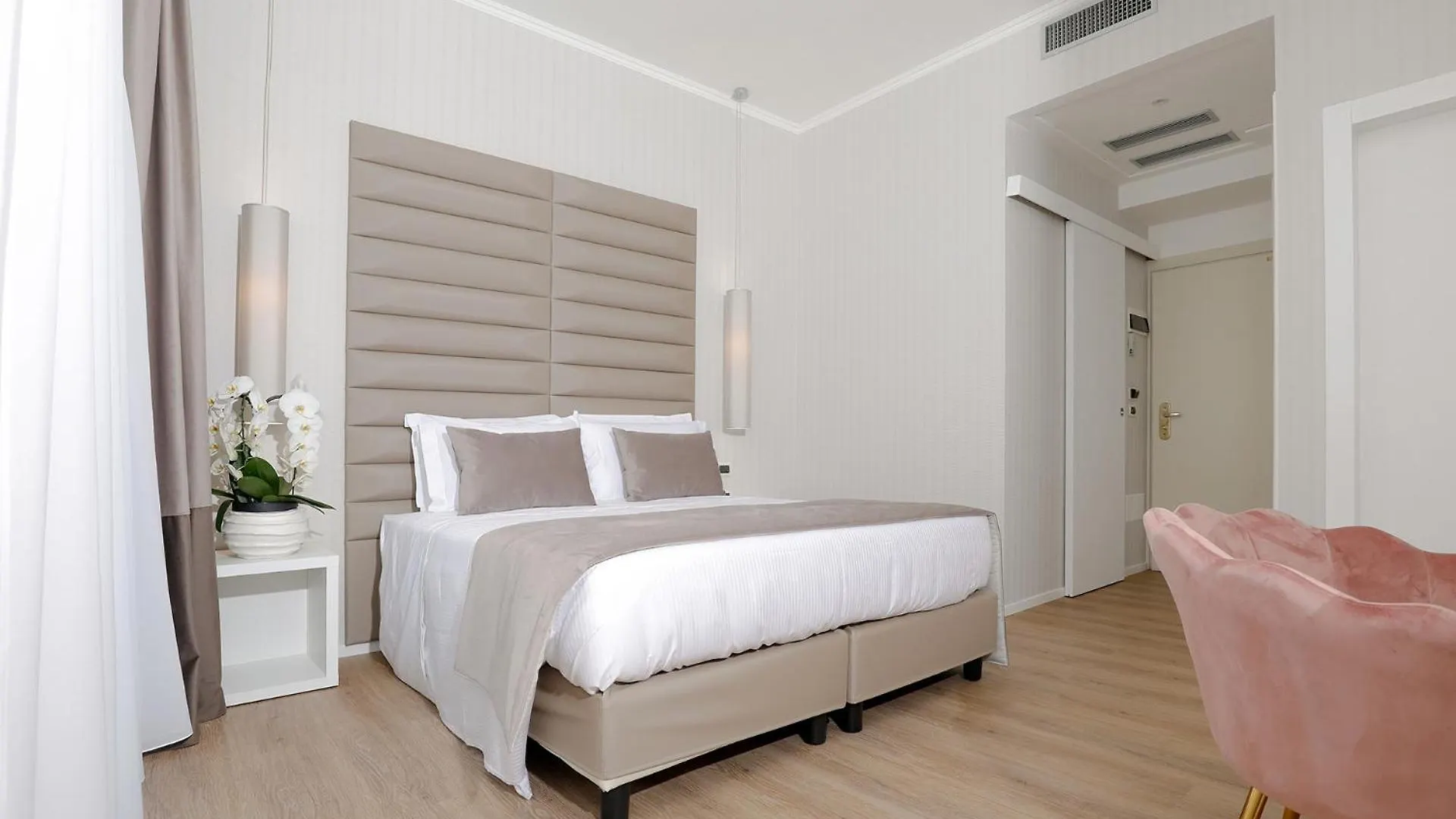 Hotel Alexander Milano Marittima 4*,