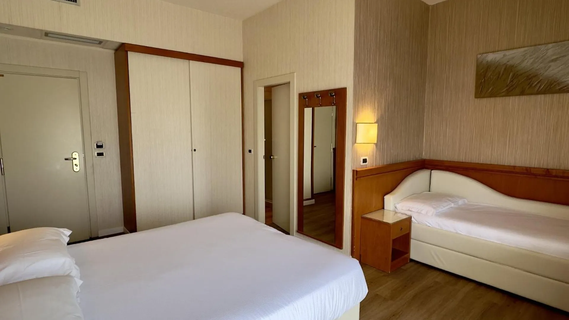 Hotel Alexander Milano Marittima 4*,